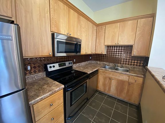 2nd image of 712 Grove Ave APT C
