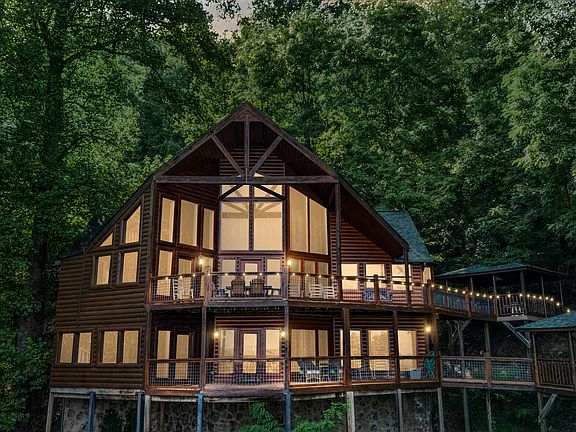 3rd image of 3280 Balsam Slopes Rd