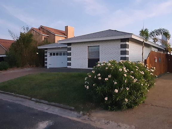 2nd image of 13925 Blackbeard Dr