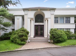 236 Centre Is, Oyster Bay, NY 11771