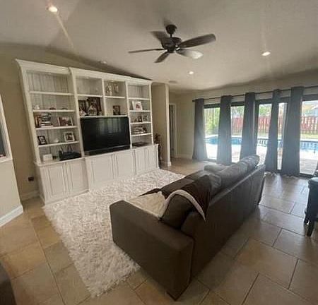 5th image of 2550 SW Cameo Blvd