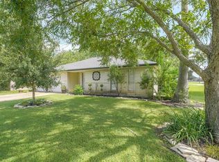 207 Brigadoon Ln, Friendswood, TX 77546