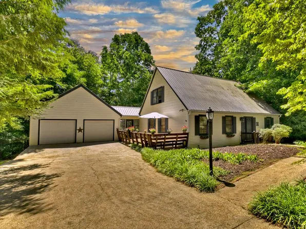 509 Westwoods Dr, Ellijay, GA 30540