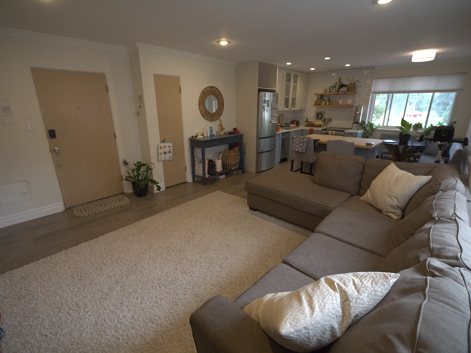 2 bed, 1.5 bath, 822 sqft, $2,300 — Photo 4