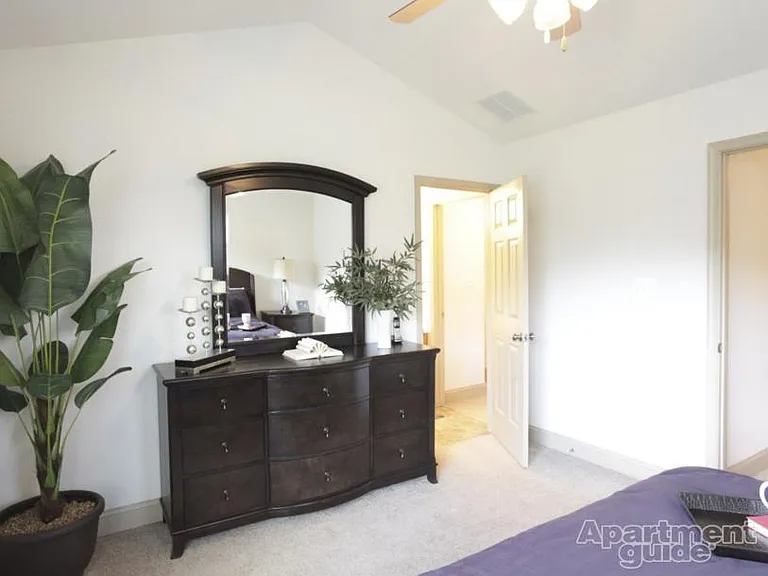 Sunpointe Townhomes — Photo 17