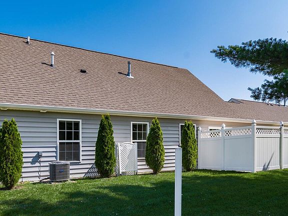 3rd image of 602 Cumberland Meadows Cir