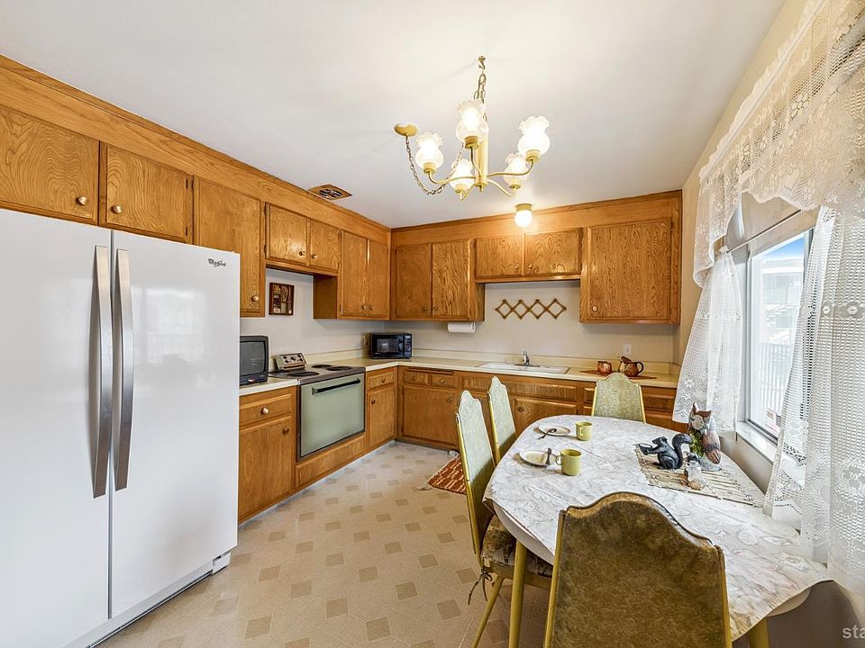2nd image of 3344 Sandy Way APT 11