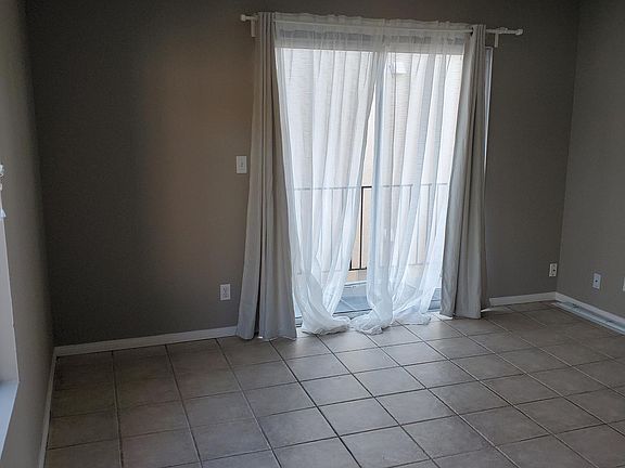 3rd image of 1125 Hornblend St #6