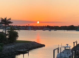 1390 Osprey Ave, Naples, FL 34102