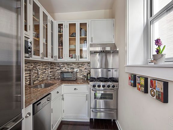 2nd image of 146 W 82nd St APT 2C