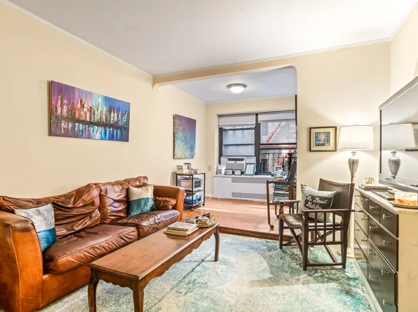 425 Central Park West image 1 of 14