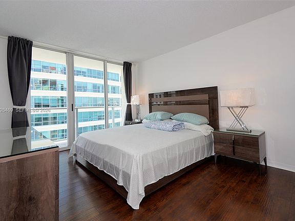 3rd image of 1155 Brickell Bay Dr APT 3301