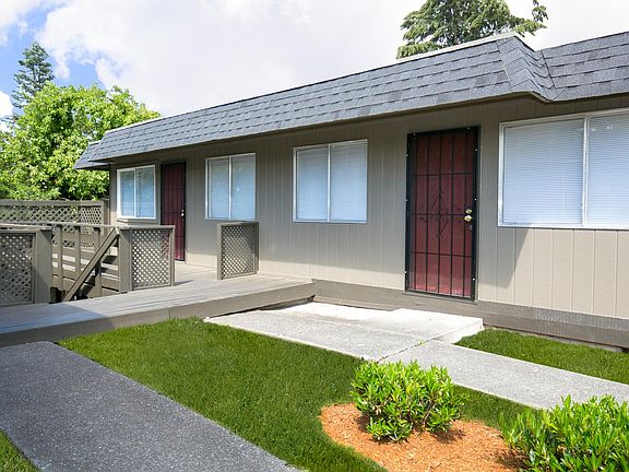 5th image of 6923 146th St SW #A