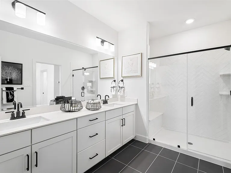 393 Blackthorne Dr — Photo 4