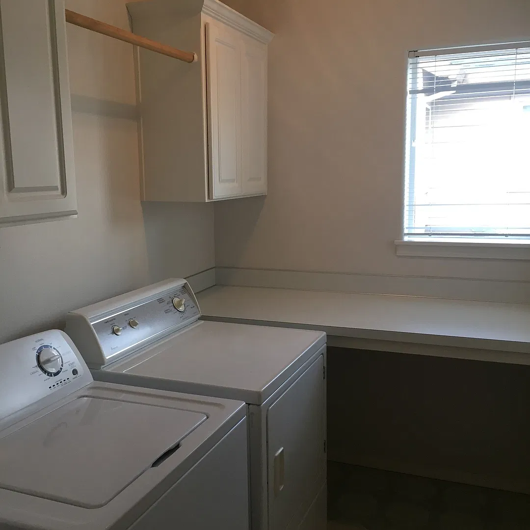 Lovely home near Progress Ridge Square — Photo 4