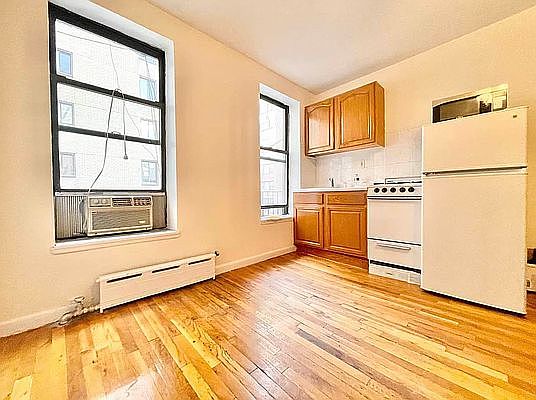 1st image of 1365 1st Ave APT 4A