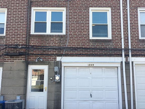 2nd image of 1049 Oakwood Dr