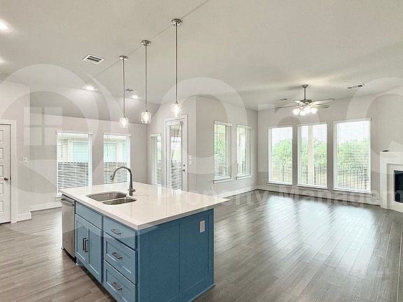 4th image of 205 Crimson Rose Ct