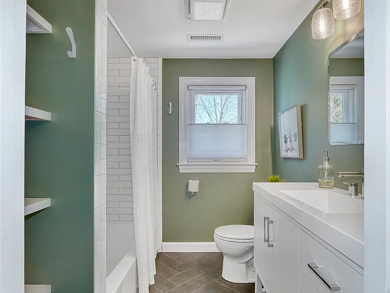 115 Washington St — Photo 9