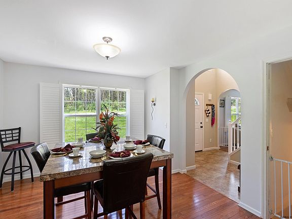 5th image of 47 B Rolling Brook Dr
