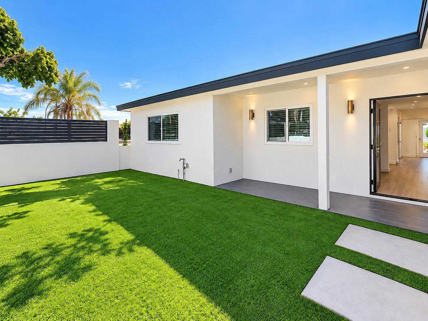 Laramore Ln, Garden Grove — Photo 1