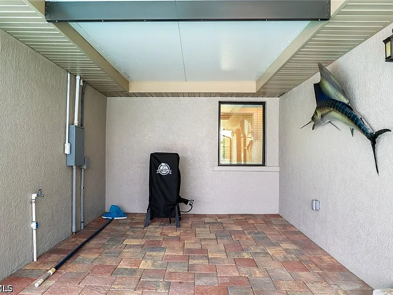 14562 Riverside Dr — Photo 32