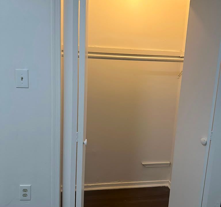 1st image of 921 W Spencer St #G13