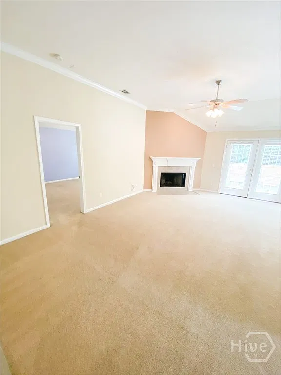 4 bed, 2.0 bath, 2366 sqft, $2,300 — Photo 2