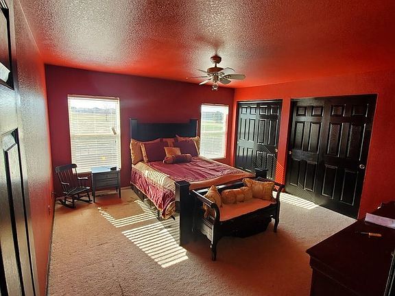 5th image of 250 Ponderosa Pl