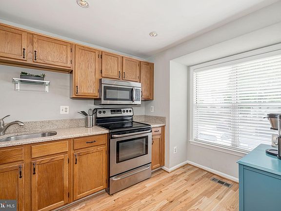 5th image of 5808 Norham Dr