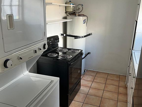 3rd image of 204 Cornell Dr SE #B