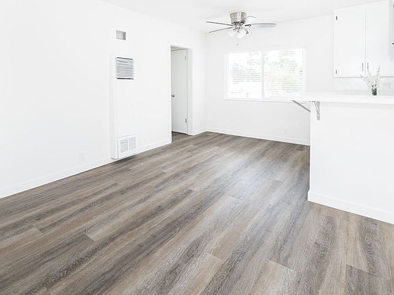 5th image of 2622 28th St #124G