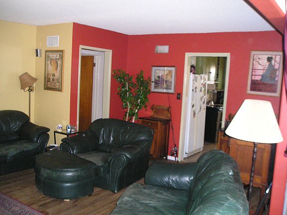 4th image of 6422 Delbarton St