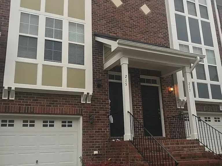 215 Dove Cottage Ln — Photo 2