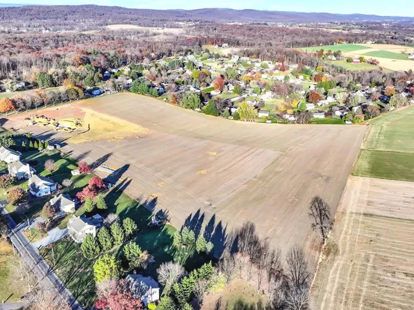 553 Oak Ln, Lititz, PA 17543