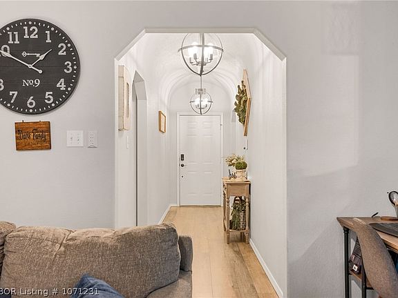 3rd image of 1809 Forest Oaks Dr