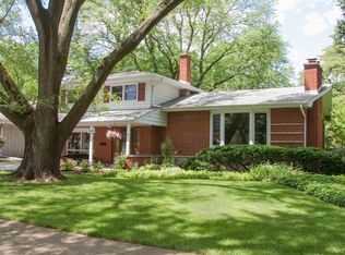 333 W Gartner Rd, Naperville, IL 60540