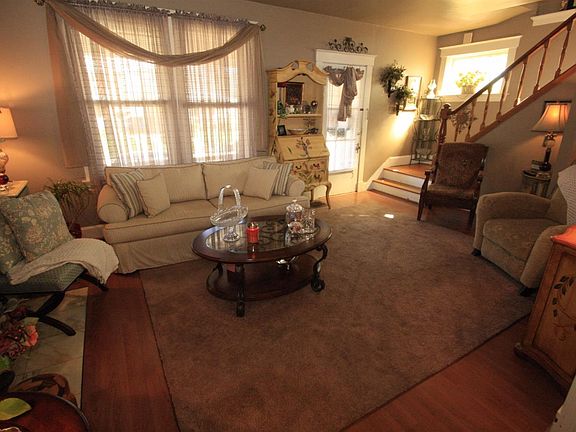 3rd image of 2111 Cleneay Ave