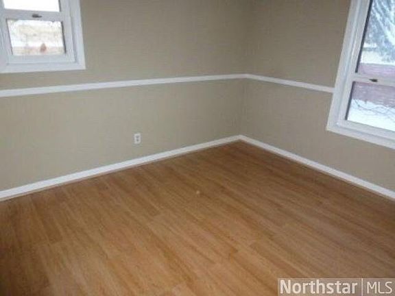5th image of 1630 36th Avenue NE