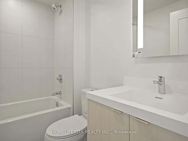 60 Central Park Dr #908 — Photo 10