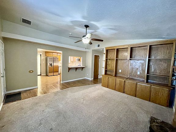 4th image of 612 Heather Ct