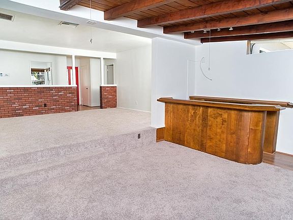 4th image of 10215 Valjean Ave