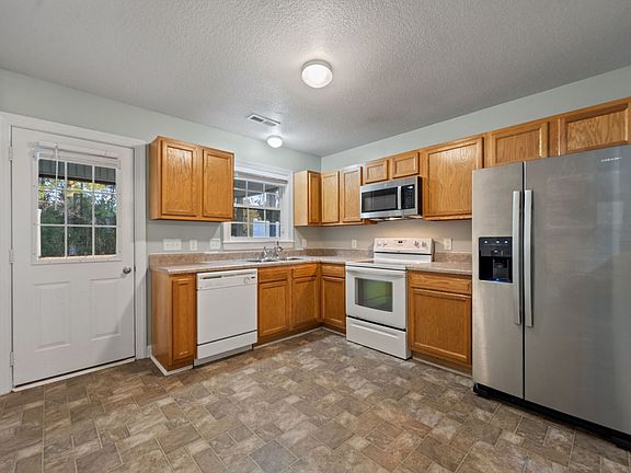 3rd image of 700 Streamwood Dr