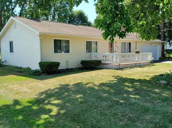 2255 Fairview Dr, Adrian, MI 49221