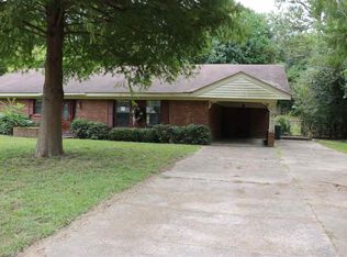 1934 Wildwood Ter, Yazoo City, MS 39194