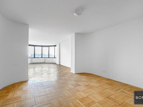 3rd image of 330 E 38th St APT 52Q