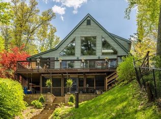 98 S Shore Dr, Sturbridge, MA 01566