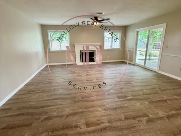 1198 Reo Dr — Photo 9