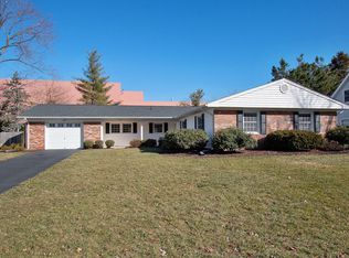 13138 Pavilion Ln, Fairfax, VA 22033