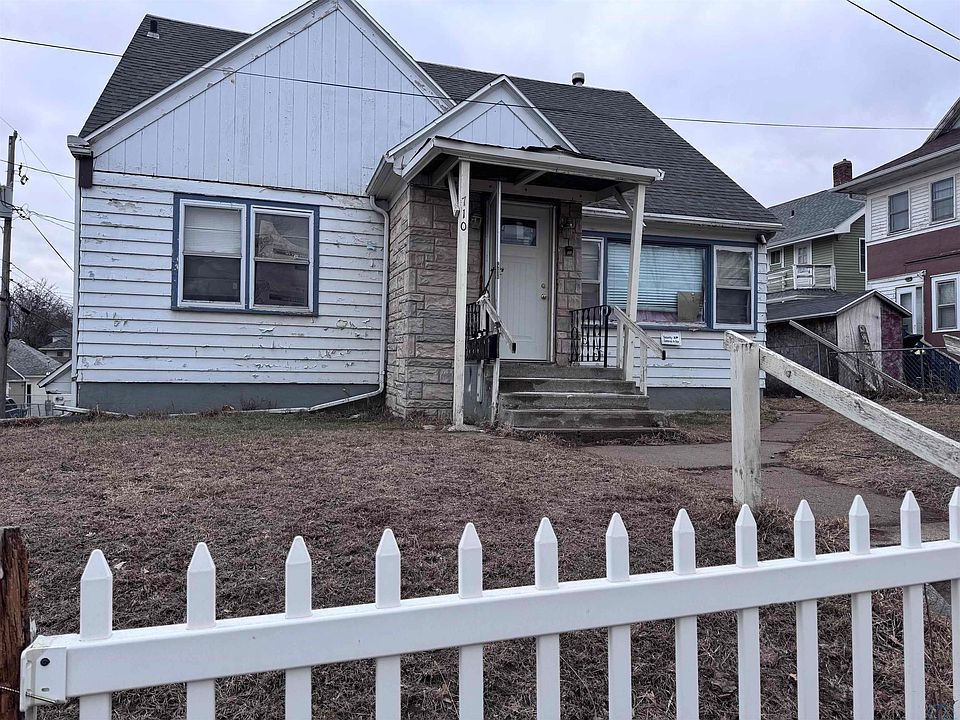 1st image of 710 18th St